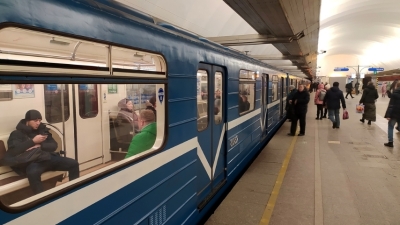 Инцидент в метро Екатеринбурга: столкновение поколений или история о неожиданной страсти