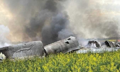 Кадры горящих обломков российского самолета Ту-22М3, упавшего в Ставропольском крае